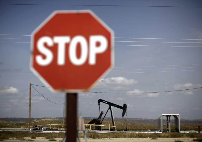 A pumpjack is seen in Fellows, California, April 3, 2010. REUTERS/Lucy Nicholson