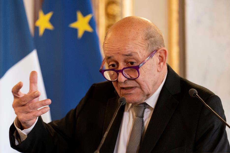 French Foreign Affairs Minister Jean-Yves Le Drian speaks during a news co<em></em>nference with U.S.  Secretary of State Antony Bme<em></em>taen at the French Ministry of Foreign Affairs in Paris, France, June 25, 2021. Andrew Harnik/Pool via REUTERS