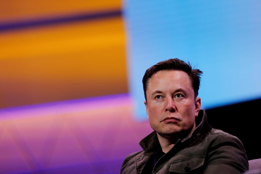 SpaceX owner and Tesla CEO Elon Musk speaks during a co<em></em>nversation with legendary game designer Todd Howard (not pictured) at the E3 gaming co<em></em>nvention in Los Angeles, California, U.S., June 13, 2019.  REUTERS/Mike Blake/File Photo