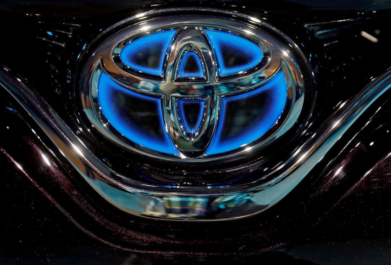 The Toyota logo is seen on the bo<em></em>nnet of a newly launched Camry Hybrid electric vehicle at a hotel in New Delhi, India, January 18, 2019. REUTERS/Anushree Fadnavis