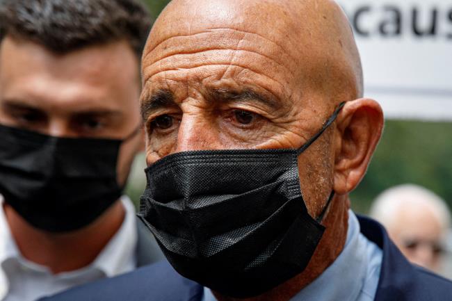 Thomas Barrackexits following his arraignment hearing at the Brooklyn Federal Courthouse, New York, U.S., July 26, 2021.  REUTERS/Brendan McDermid/File Photo