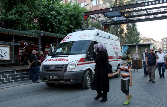 An ambulance is parked on a main street as medics make public announcement from it to co<em></em>nvince people to get vaccinated amid a surge in COVID-19 cases in Diyarbakir, Turkey July 27, 2021. Picture taken July 27, 2021. REUTERS/Sertac Kayar