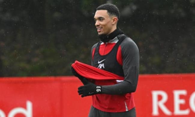 Trent Alexander-Arnold in training before Liverpool host Atalanta