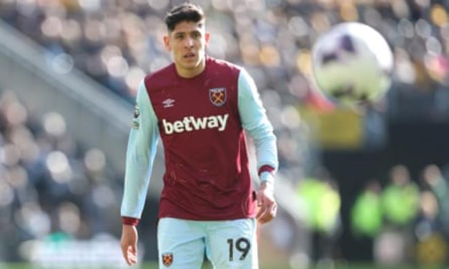 West Ham United’s Edson Álvarez during the Premier League match against Wolves