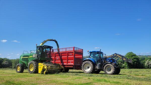 Signpost: Silage season has kicked off here but o<em></em>nly drier parts are accessible so far