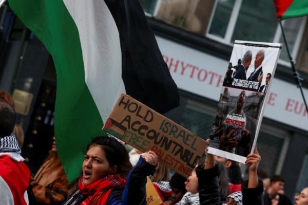 People take part in a protest in support of Palestinians in Gaza, as the co<em></em>nflict between Israel and Palestinian Islamist group Hamas continues, in Brussels, Belgium, November 11, 2023. REUTERS/Yves Herman