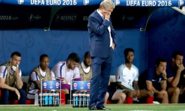 England manager Roy Hodgson stands dejected on the touchline
