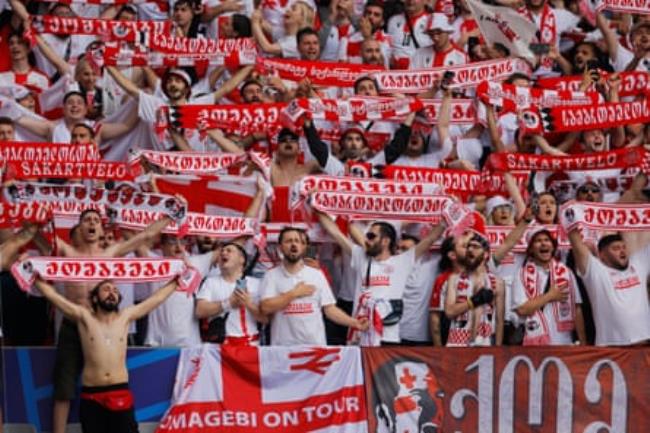 Georgia fans cheer their team during the 2024 European Champio<em></em>nship group game between Turkey and Georgia.