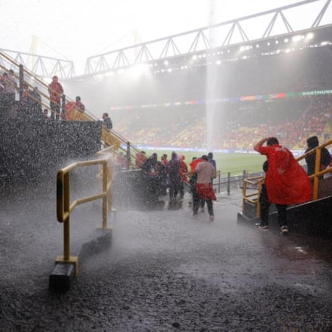 Torrential rain as two leaks in the roof pours water o<em></em>nto seats before the 2024 European Champio<em></em>nship group game between Turkey and Georgia.