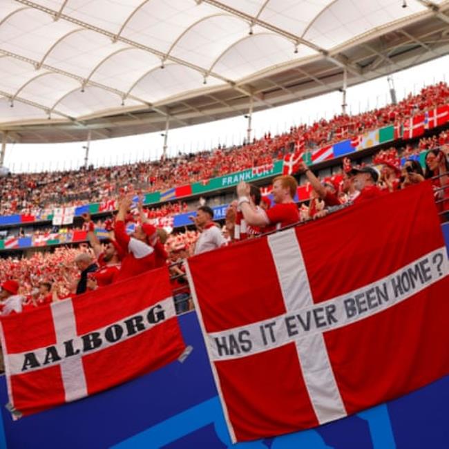 Denmark fans cheer their team prior to the 2024 European champio<em></em>nship group game between Denmark and England.