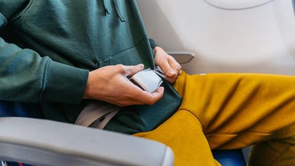 Clear air turbulence is invisible and difficult to detect, occurring without warning in seemingly calm skies. Photo: Getty Images