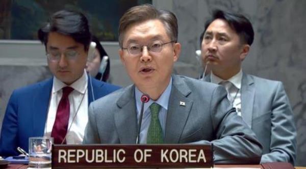 This photo, captured from U.N. Web TV, shows Ambassador Hwang Joon-kook speaking during a U.N. Security Council meeting at the U.N. headquarters in New York on May 31, 2024. (PHOTO NOT FOR SALE) (Yonhap)