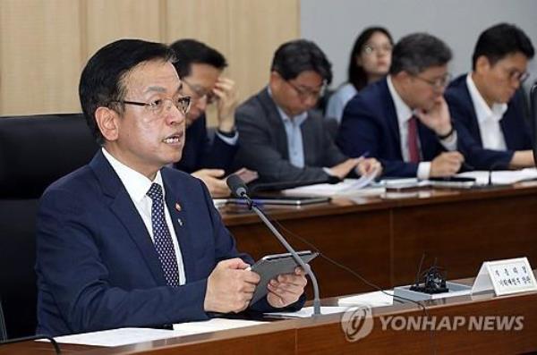 Finance Minister Choi Sang-mok speaks during an eco<em></em>nomic ministers' meeting in the central administrative city of Sejong on June 3, 2024. (Yonhap)