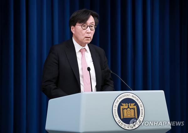 Natio<em></em>nal Security Adviser Chang Ho-jin speaks at a press briefing following a meeting of the Natio<em></em>nal Security Council at the presidential office in Seoul on June 2, 2024. (Yonhap)