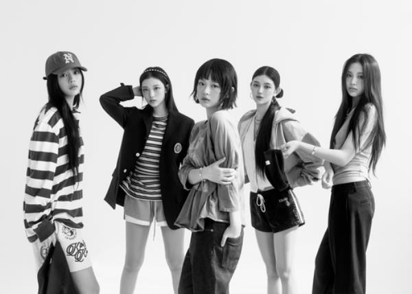 K-pop girl group NewJeans is seen in this image provided by ADOR. (PHOTO NOT FOR SALE) (Yonhap)