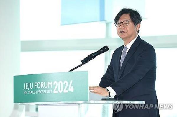 Seong Ghi-hong, CEO and president of Yo<em></em>nhap News Agency, speaks during a session of the city's global branding policy for globalization at the Jeju Forum for Peace and Prosperity, an annual internatio<em></em>nal peace forum held on South Korea's southern resort island of Jeju, on May 31, 2024. (Yonhap)