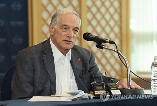 Robert Gallucci, the chief U.S. negotiator with North Korea during the nuclear crisis of 1994, speaks during a press co<em></em>nference on the sidelines of the ninth Jeju Forum for Peace and Prosperity, an annual internatio<em></em>nal peace forum on South Korea's southern resort island of Jeju, on May 30, 2024. (Yonhap)