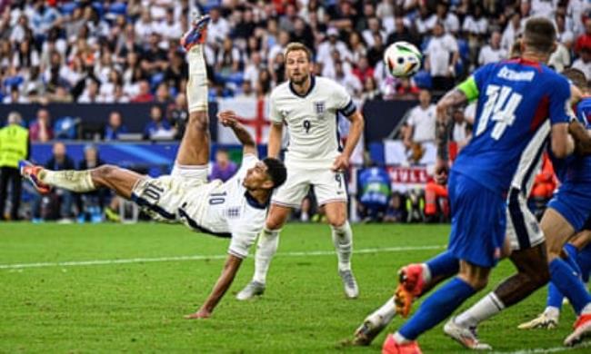 Jude Bellingham acrobatically scores for England against Slovakia