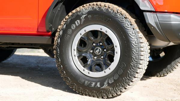 Ford Bro<em></em>nco 2 Door Badlands 35 inch tires