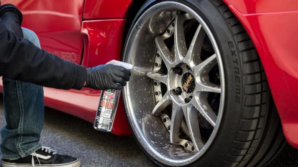 Chemical Guys Decon Pro Iron Remover and Wheel Cleaner 2