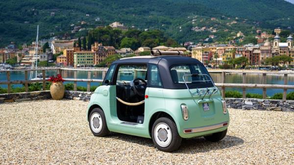 Fiat Topolino: rear three quarter static, parked on an Italian waterfront, blue paint