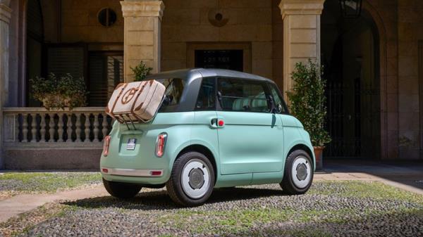 Fiat Topolino Dolce Vita: rear static, sunset, blue paint