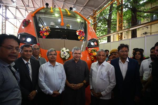 Railway Minister Ashwini Vaishnaw while unveiling the prototype of the Vande Bharat sleeper trains in Bengaluru.