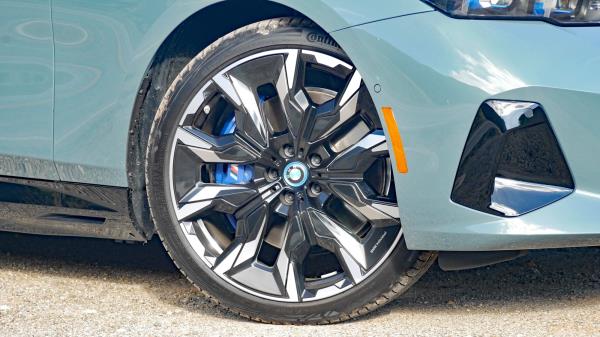 2024 BMW i5 eDrive40 M Sport wheel