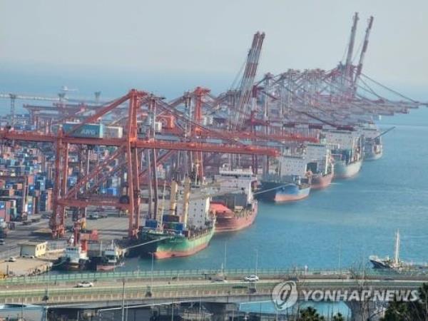 This file photo taken April 1, 2024, shows a port in the southeastern city of Busan. (Yonhap)