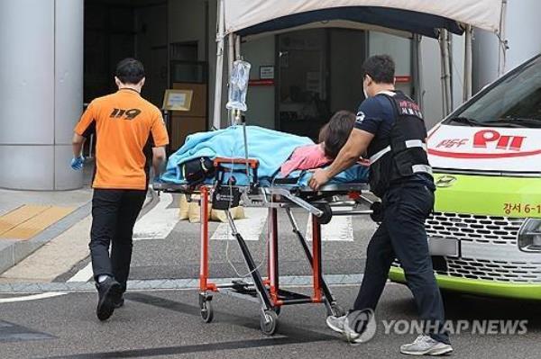 A patient is moved to an emergency room of a major hospital in Seoul on Sept. 6, 2024. (Yonhap)