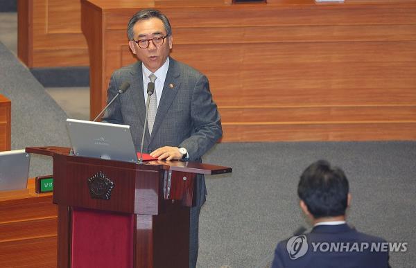 Foreign Minister Cho Tae-yul speaks during a parliamentary session at the Natio<em></em>nal Assembly in Seoul on Sept. 10, 2024. (Yonhap)