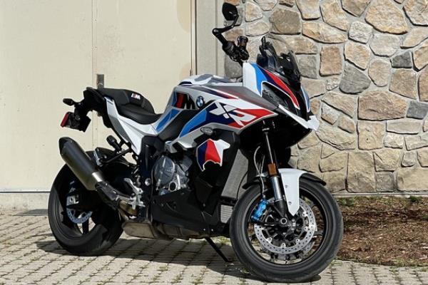 2024 BMW M1000 XR