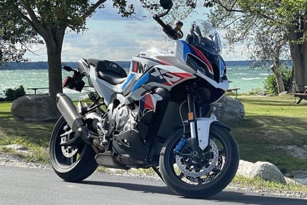 2024 BMW M1000 XR