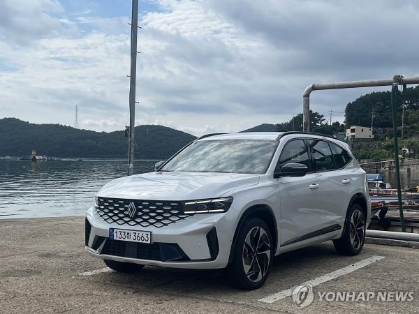 This undated file photo shows Renault Korea Motors' Grand Koleos SUV. (Yonhap) 