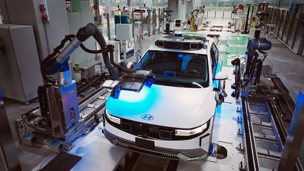 This photo provided by Hyundai Motor Group shows an electric vehicle production line at Hyundai Motor Group Global Innovation Center Singapore. (PHOTO NOT FOR SALE) (Yonhap)