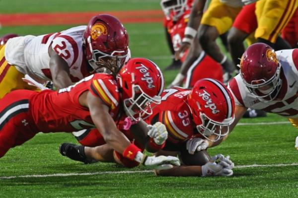 USC recovers a loose ball as Maryland tries to gain possession in the third quarter at SECU Stadium. (Kim Hairston/Staff)