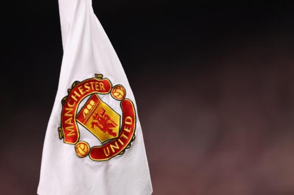 A picture showing the Manchester United badge on a corner flag