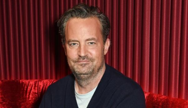 Matthew Perry at a showbiz event