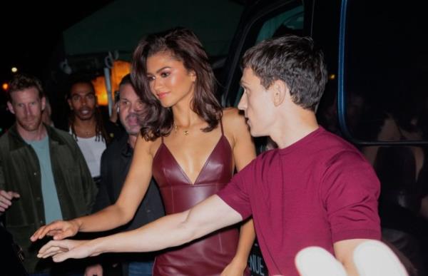 Tom Holland and Zendaya avoid photographers 