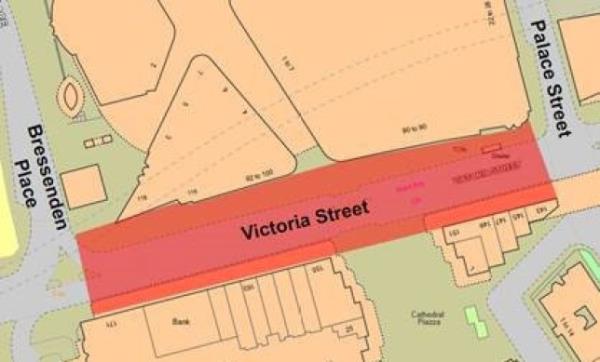 Lo<em></em>ndon street map showing wher<em></em>e Tommy Robinson march and counter-protest will take place, marked in red 