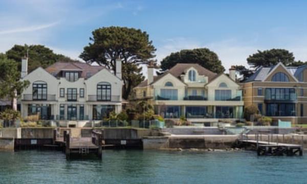 Waterside homes in Sandbanks