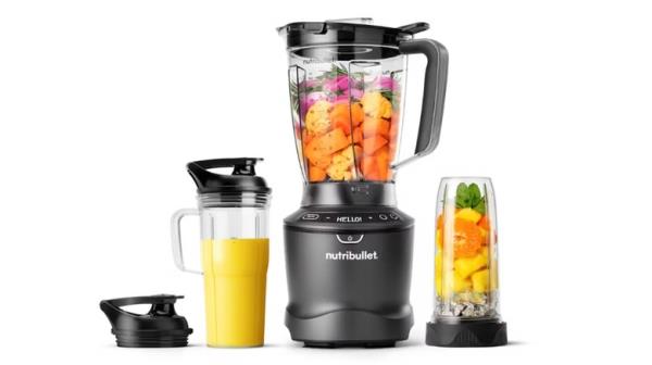 Large blender set including two separate cups with lids