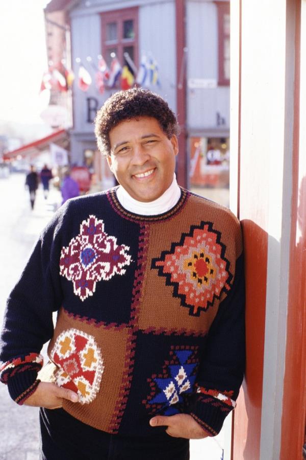 Greg Gumbel is pictured in 1994 ahead of the Winter Olympics.