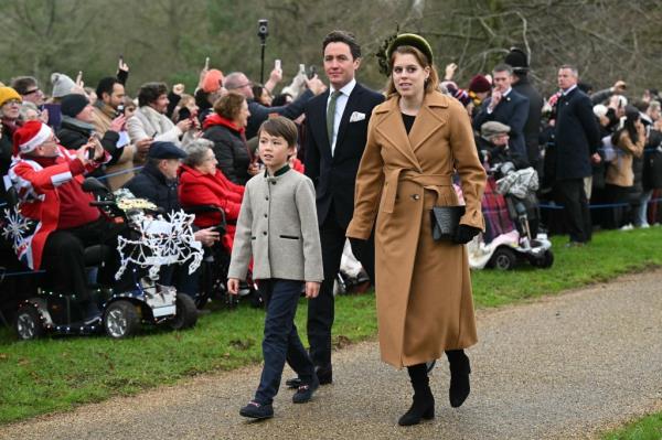 Princess Beatrice with her husbband Edoardo Mapelli Mozzi and his son Christopher on their way to Sandringham on Dec. 25, 2024. 