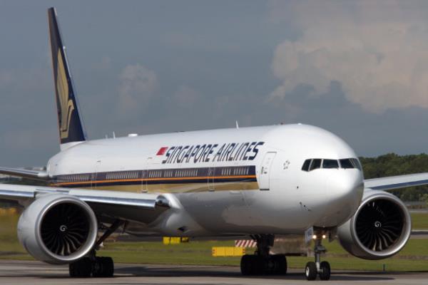 Singapore Airlines flies between Melbourne and Singapore 35 times a week.